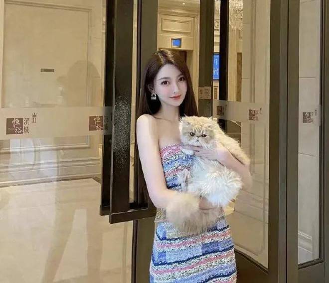 扒方媛叶珂出自同一生产线多人中招！龙8体育入口“天王嫂”培训班内幕遭(图16)