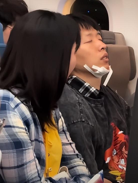 回应更多细节曝光网友说是“惯犯”龙8国际唯一女子逼停飞机新后续：(图6)